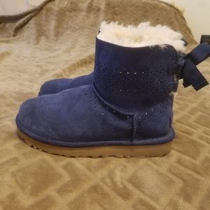 Bailey Bow Mini Perf!